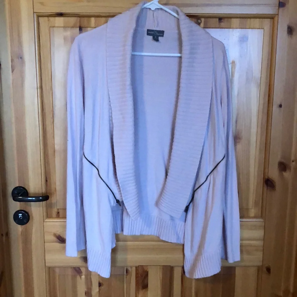 Cardigan - Picture 1 of 4